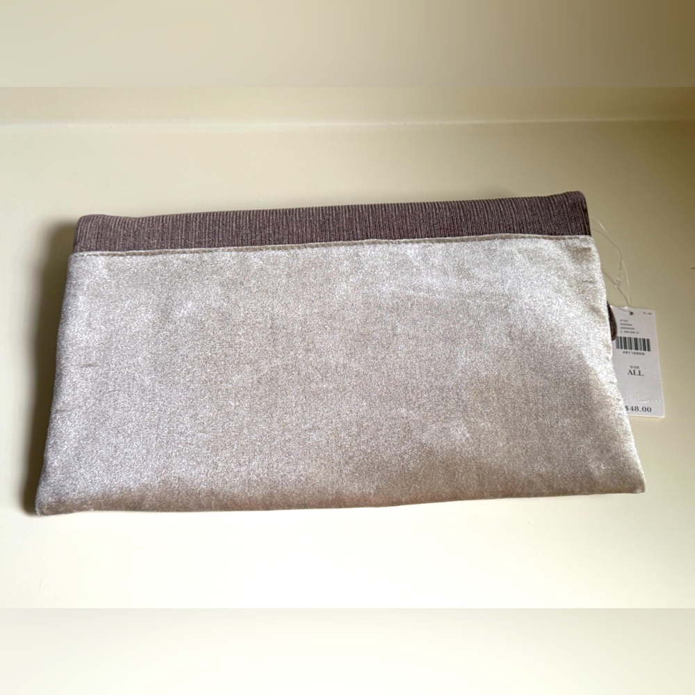 NWT | ANTHROPOLOGIE Augustina Foldover Velvet Large Clutch Travel Tech Pouch - Picture 8 of 11